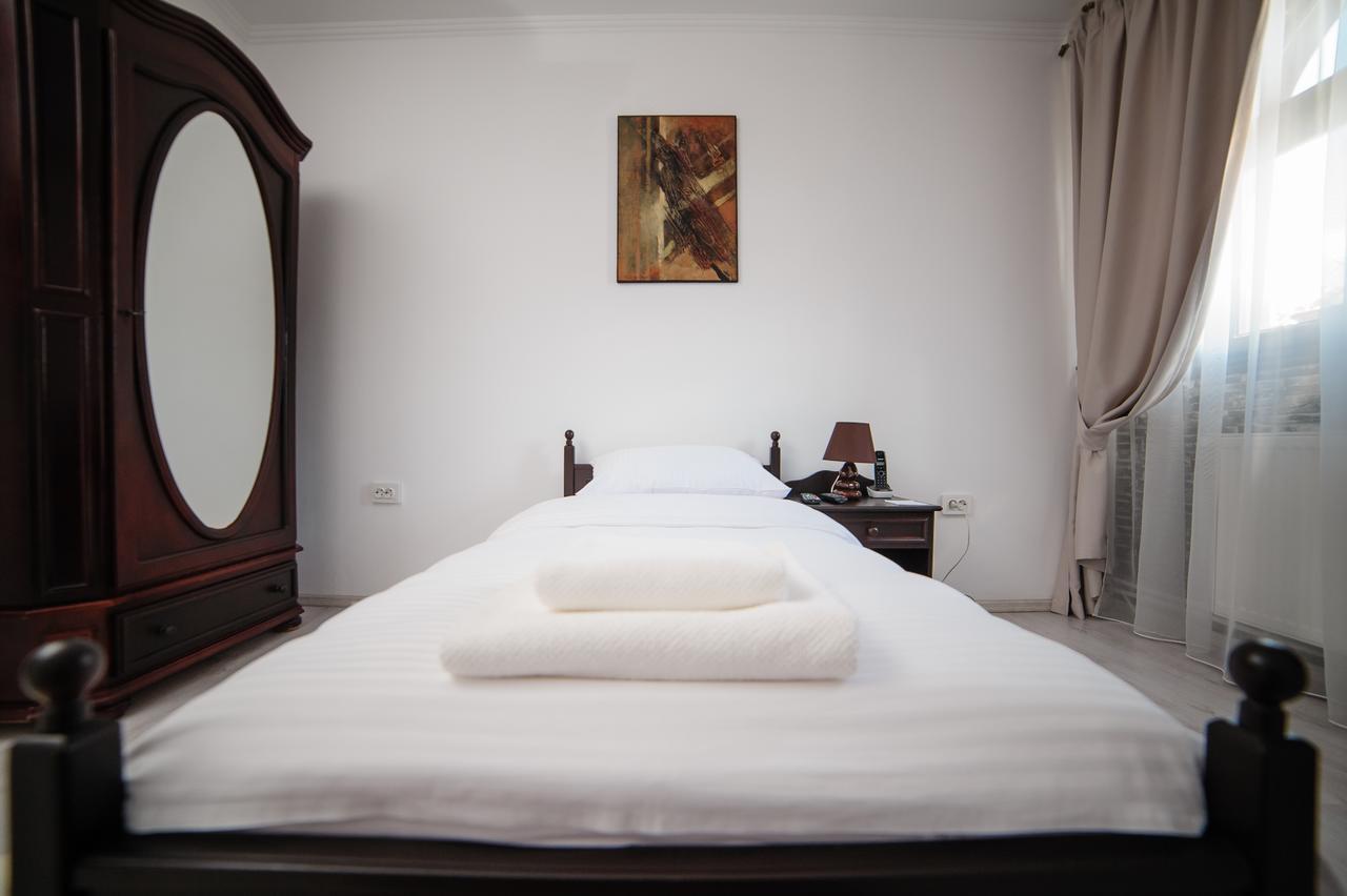 Hotel Gala Oradea Εξωτερικό φωτογραφία